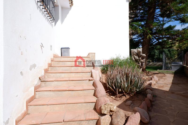 Foto e7400c03-2c83-4fcd-9600-538d7b0f88e4. Chalet mit heizung parking pool in Los Pinares-La Masia Bétera