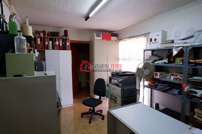 Foto 29642a19-f114-4989-813f-3c0c372992d9. Local comercial a Avenida de Abril-9 de Octubre Sagunt
