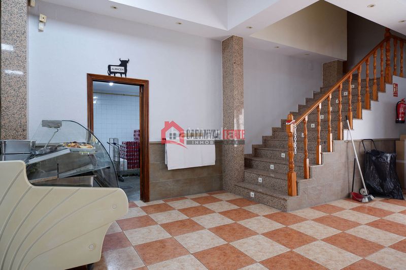 Foto 5a3b3989-7309-4262-92ed-03fcd21106c5. Local comercial a Avenida de Abril-9 de Octubre Sagunt