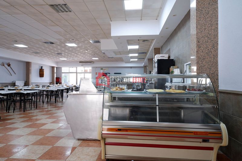 Foto 9fd9ed87-5e01-497e-8735-718aed9b0e27. Local comercial a Avenida de Abril-9 de Octubre Sagunt