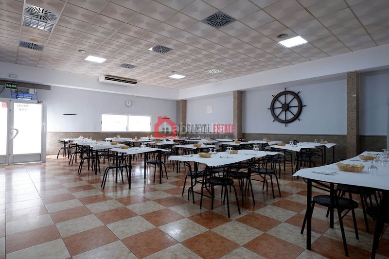 Foto ba0d6a2d-45d6-4858-affb-33e1d959203c. Local comercial a Avenida de Abril-9 de Octubre Sagunt