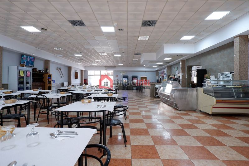 Foto c9957c1c-be0f-41a9-9fe9-4777080559ea. Local comercial a Avenida de Abril-9 de Octubre Sagunt
