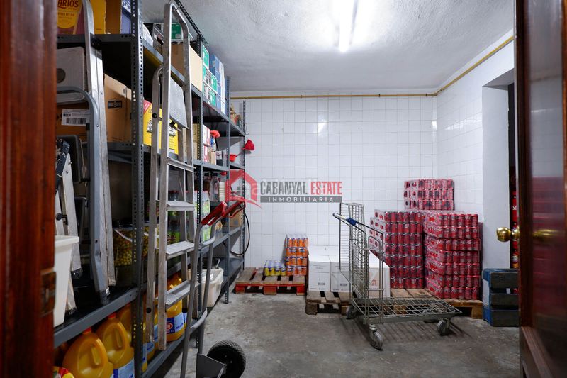 Foto ccf85ec4-968d-4e61-95d4-daac0943eed0. Local comercial a Avenida de Abril-9 de Octubre Sagunt