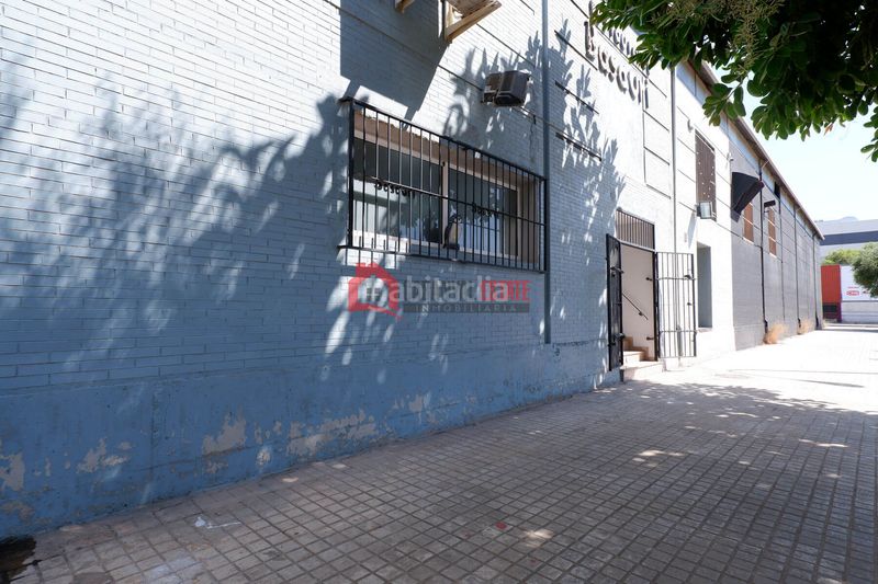 Foto e996f272-2589-400f-bd7d-2cf9addb5ada. Local comercial a Avenida de Abril-9 de Octubre Sagunt