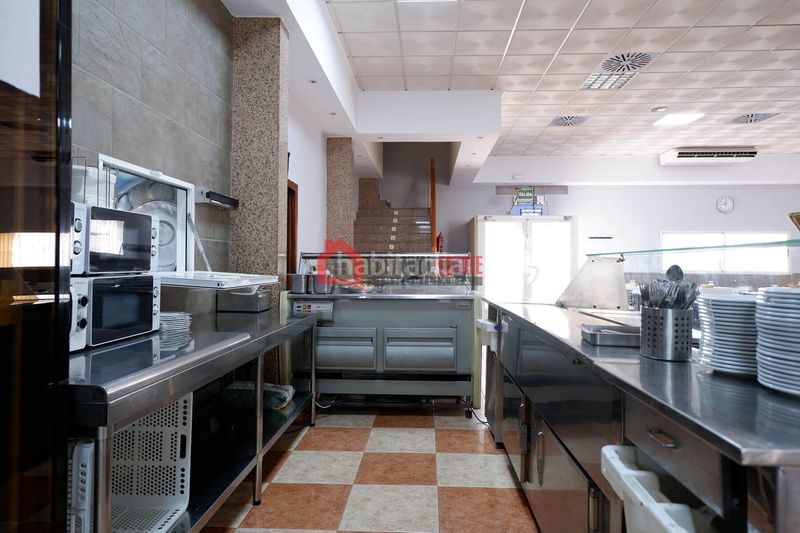 Foto f42e6dd5-f2b2-4f54-b5cb-2aff886752ea. Local comercial a Avenida de Abril-9 de Octubre Sagunt