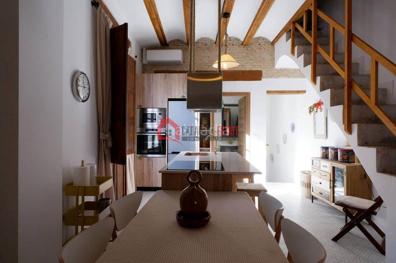 Foto 9890987b-5ab9-4768-8a74-5d0b2c9f681f. Rent duplex in El Cabanyal-El Canyamelar Valencia