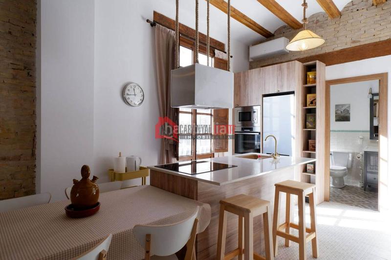 Foto bfdc61fe-c954-4717-9473-c37847477855. Rent duplex in El Cabanyal-El Canyamelar Valencia