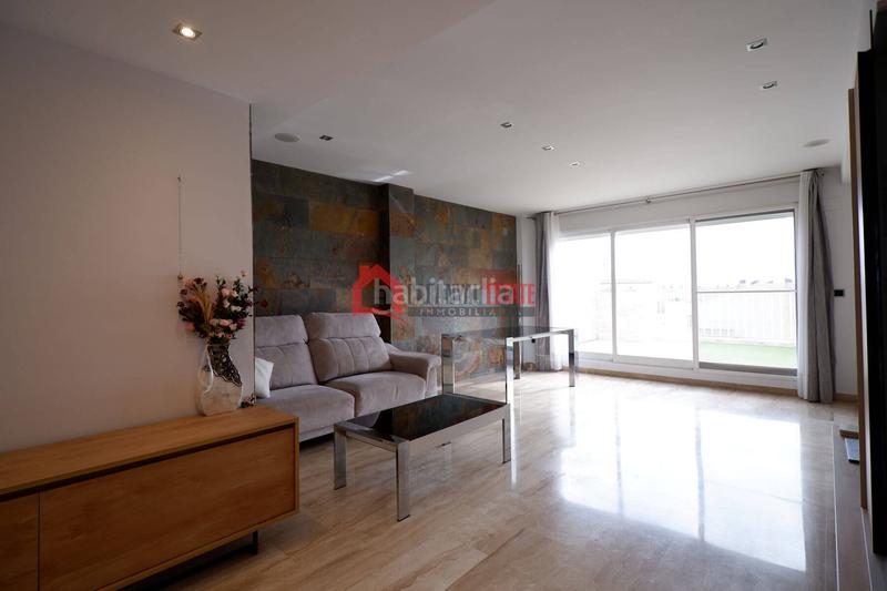 Foto b9fc5d3c-0d15-43ec-bf0b-38f124d77d14. Apartament amb aparcament a Casco Urbano Náquera