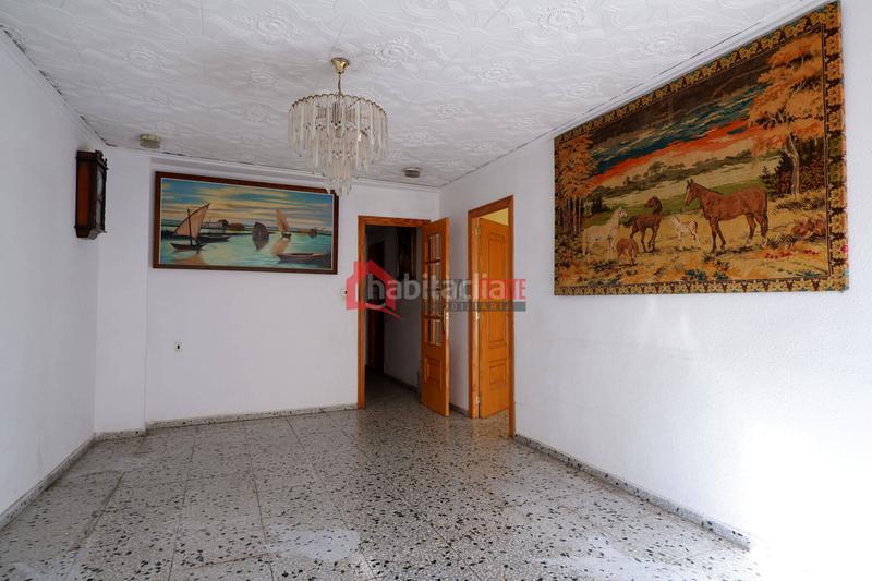 Foto 6bd82fca-00fb-4003-ac70-9897a67e2d4c. Casa adossada a Avenida de Abril-9 de Octubre Sagunt