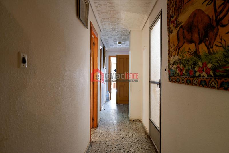 Foto a0bb3ae1-6c48-4648-a7e8-3b8bbf682b54. Semi detached house in Avenida de Abril-9 de Octubre Sagunt