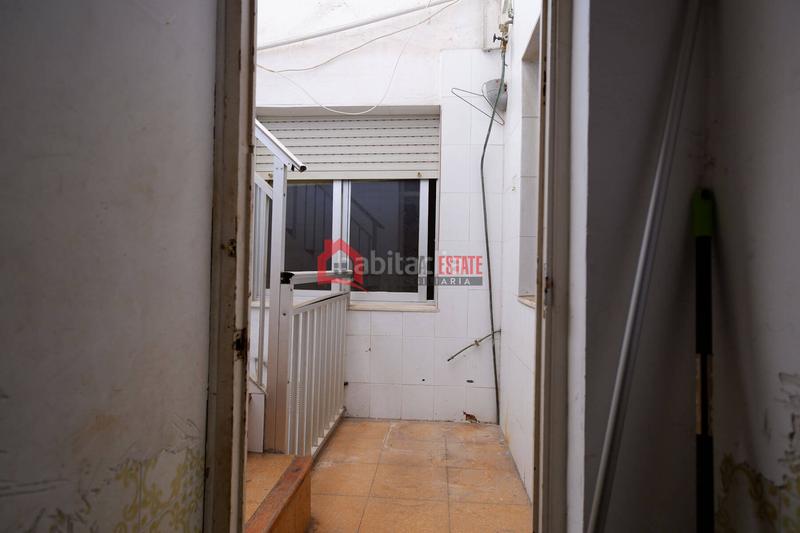 Foto f5fc3cc1-f1e8-4608-8583-efd39a6c5205. Zweistöckige wohnung in Avenida de Abril-9 de Octubre Sagunt