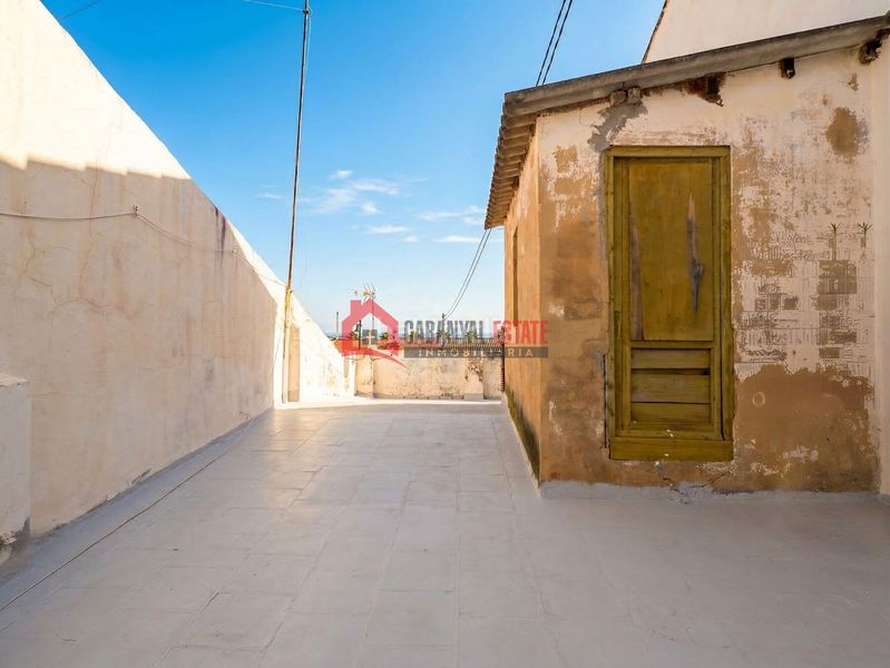 Foto 9b1c7a6c-0192-4d14-8609-5a0ea67f2196. Casa adossada a El Cabanyal-El Canyamelar Valencia