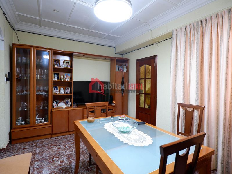 Foto e5be2d52-a2c3-42ac-ba8d-4fcea0f8d6f5. Casa adossada a El Cabanyal-El Canyamelar Valencia