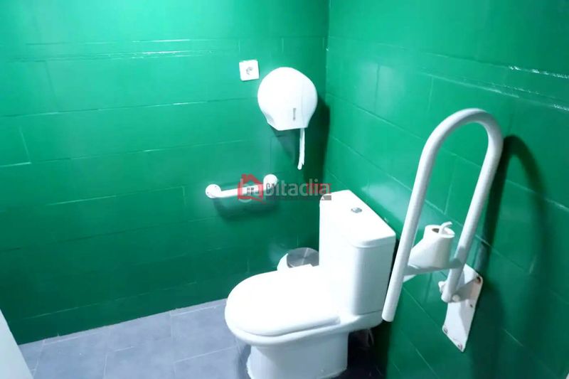 Foto 58ac5607-f9a9-4a87-932d-b3dfbeb64040. Local comercial a Ciutat Jardí Valencia