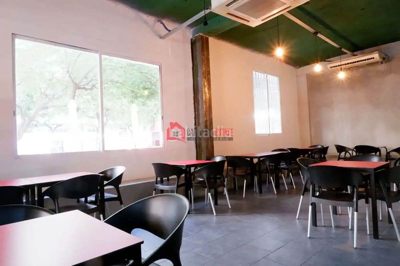 Foto f5b26ad1-0b2b-4a55-84b0-7bee1af4591a. Local comercial a Ciutat Jardí Valencia