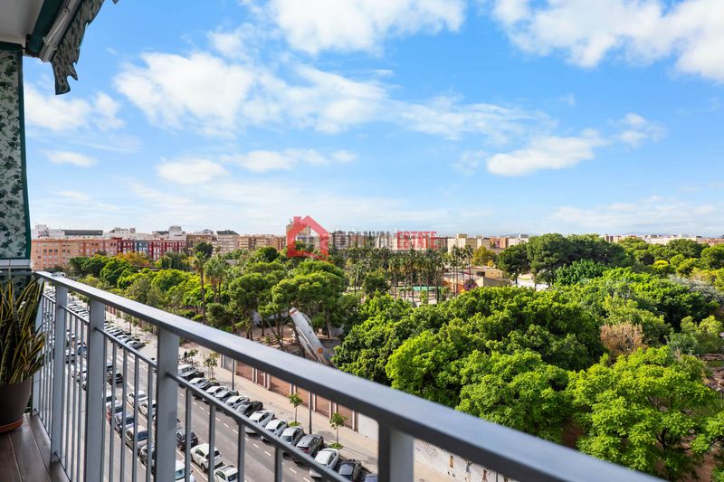 Foto c67da5af-cdb1-4f48-8034-84e689dba5a1. Apartament amb aparcament a Barrio de Patraix Valencia