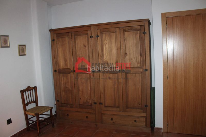 Foto f7d3b457-f8f1-483f-a72d-3b094f13ae73. Xalet amb aparcament a Fuencaliente