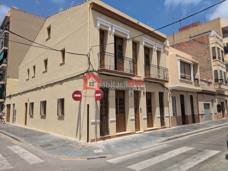 Foto c4dcf22f-ba3b-4356-9872-d3e8879d15c9. Ático en El Cabanyal-El Canyamelar Valencia