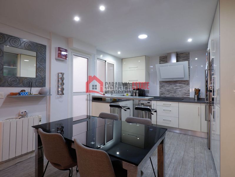 Foto aa2f7dd3-8404-4c80-bf71-e2be2d7130ff. Apartamento en El Cabanyal-El Canyamelar Valencia