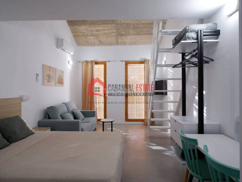 Foto 5831d405-9230-4b25-82d6-ecbac9cf4bd9. Lloguer àtic a El Cabanyal-El Canyamelar Valencia