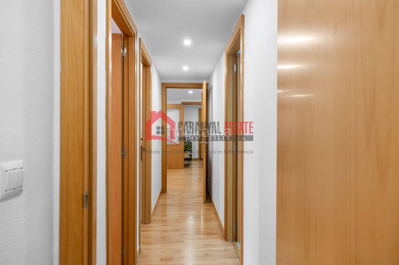 Foto 0bbe00b8-a4f1-4926-9085-4fef40aca3cc. Flat with heating parking pool in Riba - roja de Túria
