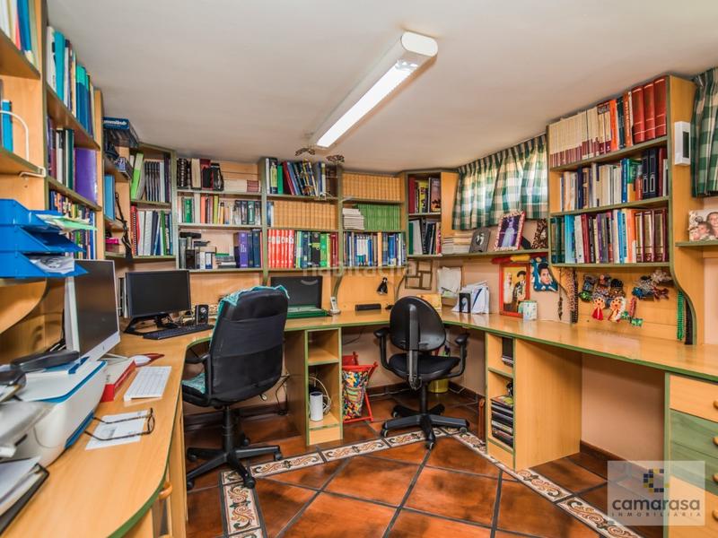 Foto 0cdf440f-e987-49dc-b620-2ffc7a60e892. Chalet dans bajada losa 14 dans Cuatro Postes Ávila