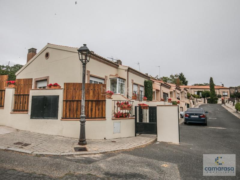 Foto 3139262b-5709-4732-ba28-6f15d02b9a98. Chalet dans bajada losa 14 dans Cuatro Postes Ávila