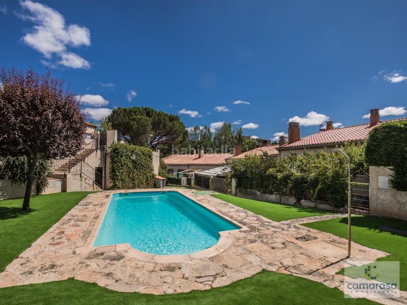 Foto 3508da20-de56-40ee-aa28-72cd5a0d2dd0. Chalet dans bajada losa 14 dans Cuatro Postes Ávila