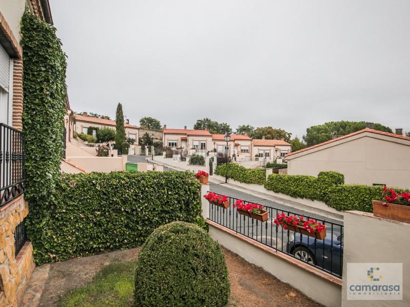 Foto cd1ba464-f949-497d-84a3-ed23c61b127f. Chalet dans bajada losa 14 dans Cuatro Postes Ávila