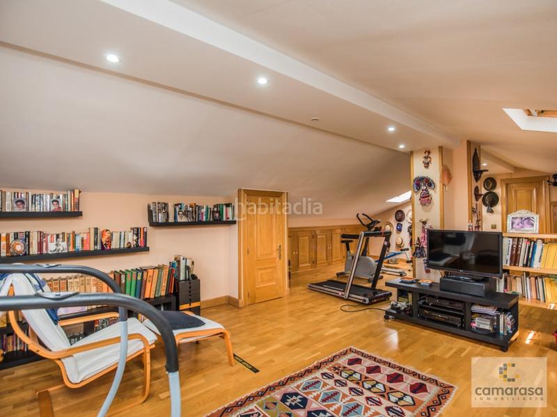 Foto e2b563a8-f7bc-4a38-835f-e4c5ddeec597. Chalet dans bajada losa 14 dans Cuatro Postes Ávila