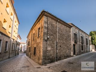 Casa en Calle marques de benavites 6. Edificio histrico palacio de parcent