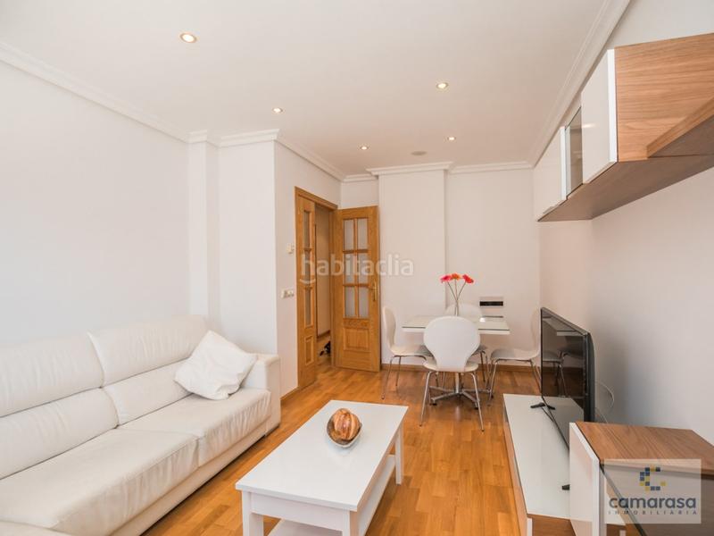 Foto 7d8c4729-f3cd-4e75-bdf2-b7cc54510e33. Rent flat in calle cruz de alcaravaca 4 in Sur Ávila