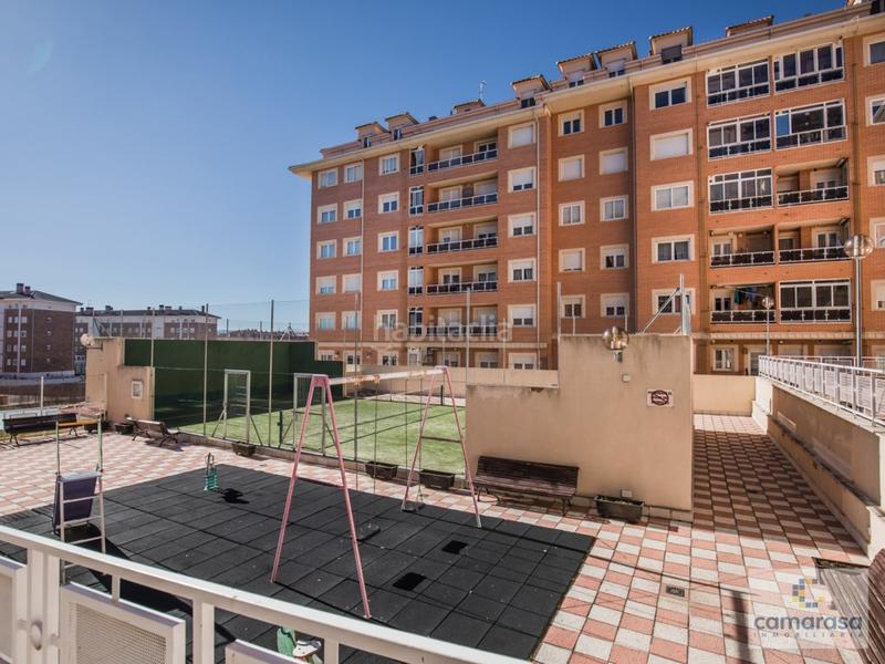 Foto 51d3cff3-1b9a-4c2a-a649-08b30b215ac3. Miete etagenwohnung in calle agustín rodríguez sahagún 36 in Ávila