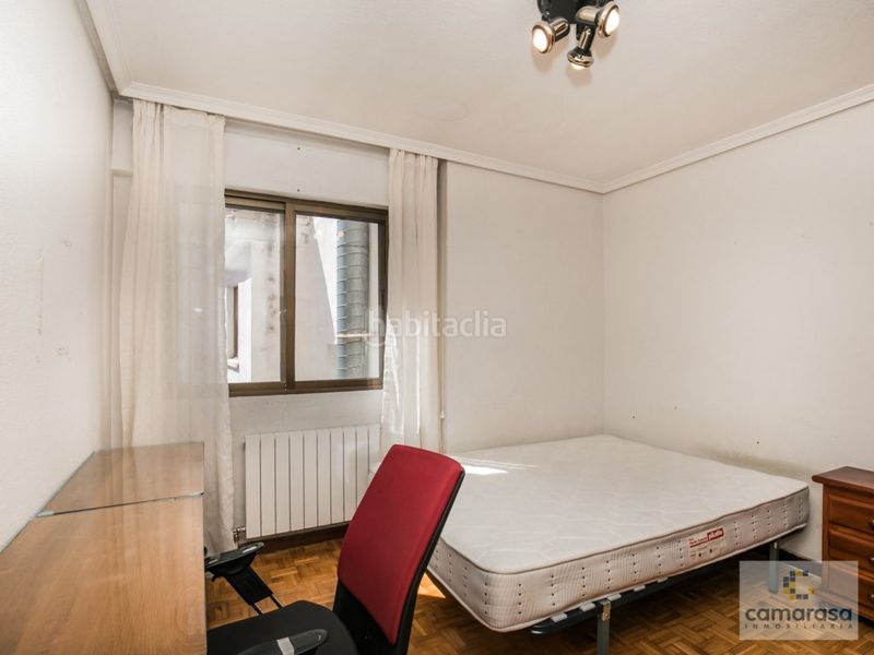 Foto 59a21e5d-94fd-4dbb-8ae0-d6a6325b349a. Rent flat with heating parking in Centro Ávila