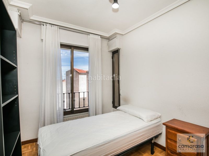 Foto b15c50d3-9275-4b3a-aabb-ef17f7c74db8. Rent flat with heating parking in Centro Ávila