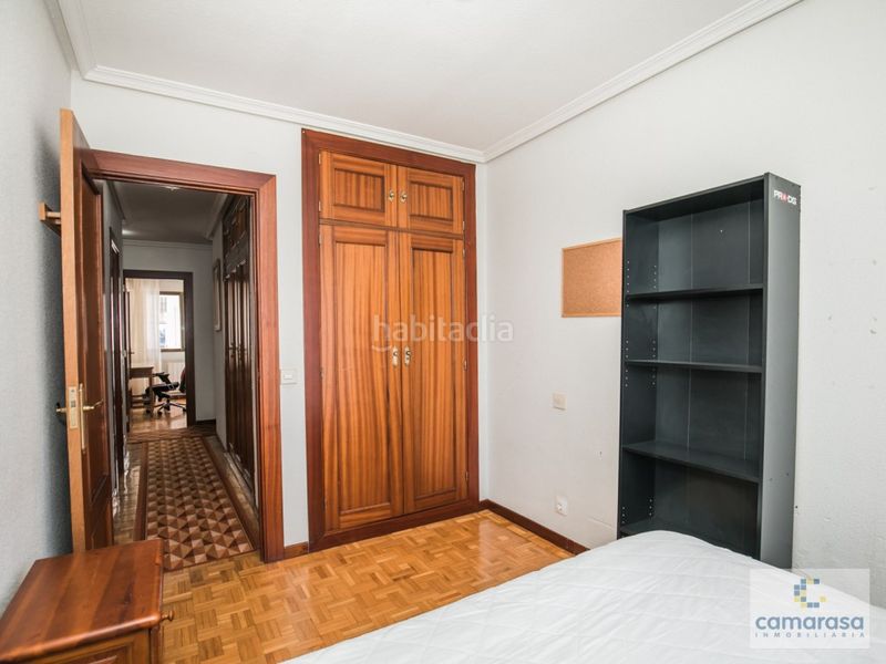 Foto edcfad6a-644f-4b10-bfc5-2d2b1a4e7d5f. Rent flat with heating parking in Centro Ávila