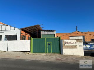 Rent Industrial building in Paseo cementerio 82. Nave industrial pº cementerio, 82