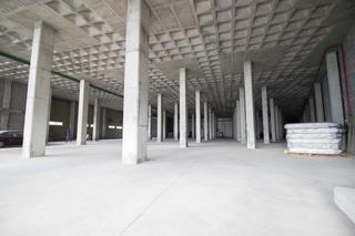 Nau industrial  Calle fernando beautell. Excelente nave industrial de 2330m2 diáfana, en obra terminada,