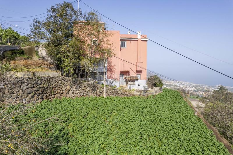 Foto cc5395e2-9596-43a7-91eb-5b1df2aa816a. Maison dans La Perdoma - San Antonio - Benijos Orotava (La)
