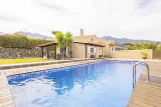 Casa a Tf-28 25. Impresionante villa con gran parcela