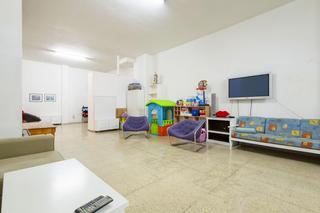 Business premise in Porlier 34. Local comercial en venta en el centro de santa cruz