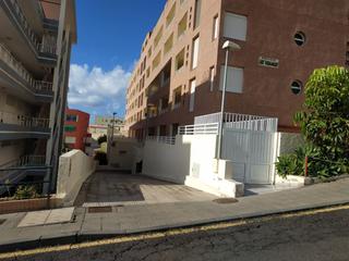 Parking voiture à Océano atlántico. Plazas de garaje desde 14.000 en punta del hidalgo