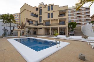 Casa a Buenavista - Chapatal. Centrico chalet independiente con piscina y cancha de tenis