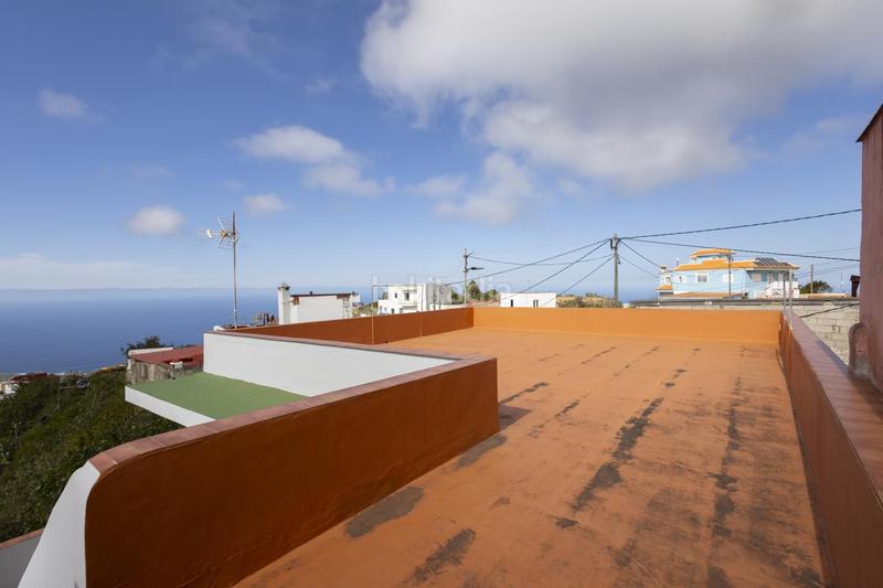 Foto 72eb0d42-f471-4df5-8d77-9acd30a7e5dc. Casa españa en español amplia casa con vistas al mar y al teide a un precio increíble en San Juan de la Rambla