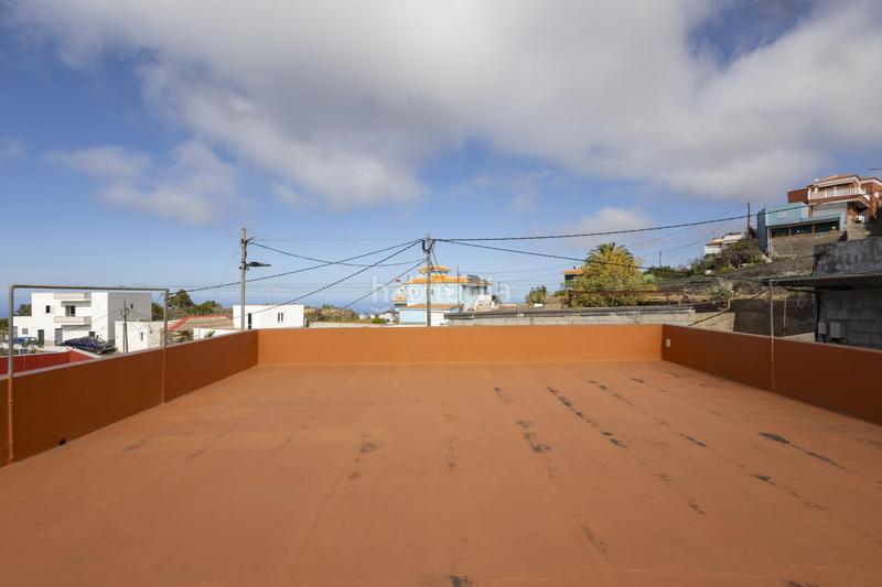 Foto 780e2833-22c8-4304-83f1-a6f794ea305d. Casa españa en español amplia casa con vistas al mar y al teide a un precio increíble en San Juan de la Rambla