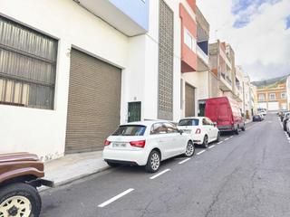 Local Comercial  Agustín de bethencourt. Amplio local comercial a reformar en la orotava