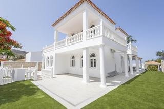 Casa  La sabina. Exclusiva villa en costa adeje lujo, confort y vistas al mar.
