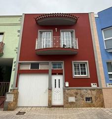 Maison  Jorge díaz pérez. Amplio chalet adosado en la perdoma