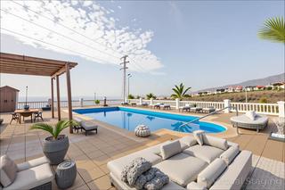 Casa  De la punta. Descubre esta magnifica villa que se encuentra en venta en cande