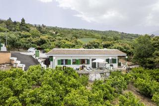 Masía en La Perdoma - San Antonio - Benijos. Finca con alma, frutales y vistas 360 en la orotava la cabezada